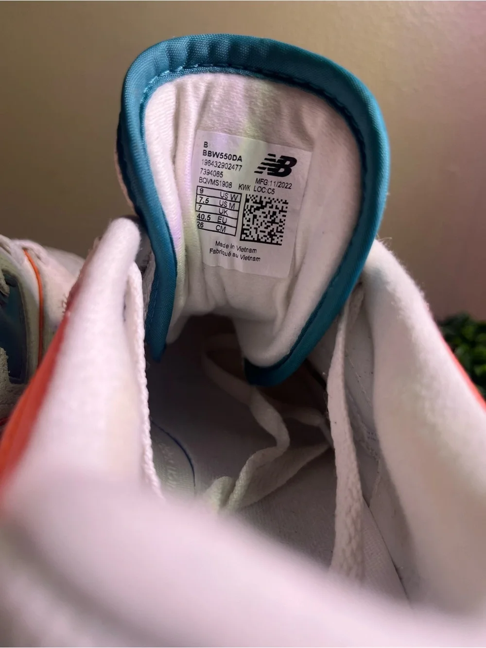 🔥 NEW BALANCE 550 “ SEA SALT VERDIGIS “ ATHLETIC SNEAKERS WMNS SZ 9 MENS SZ 7.5 - Picture 9 of 9